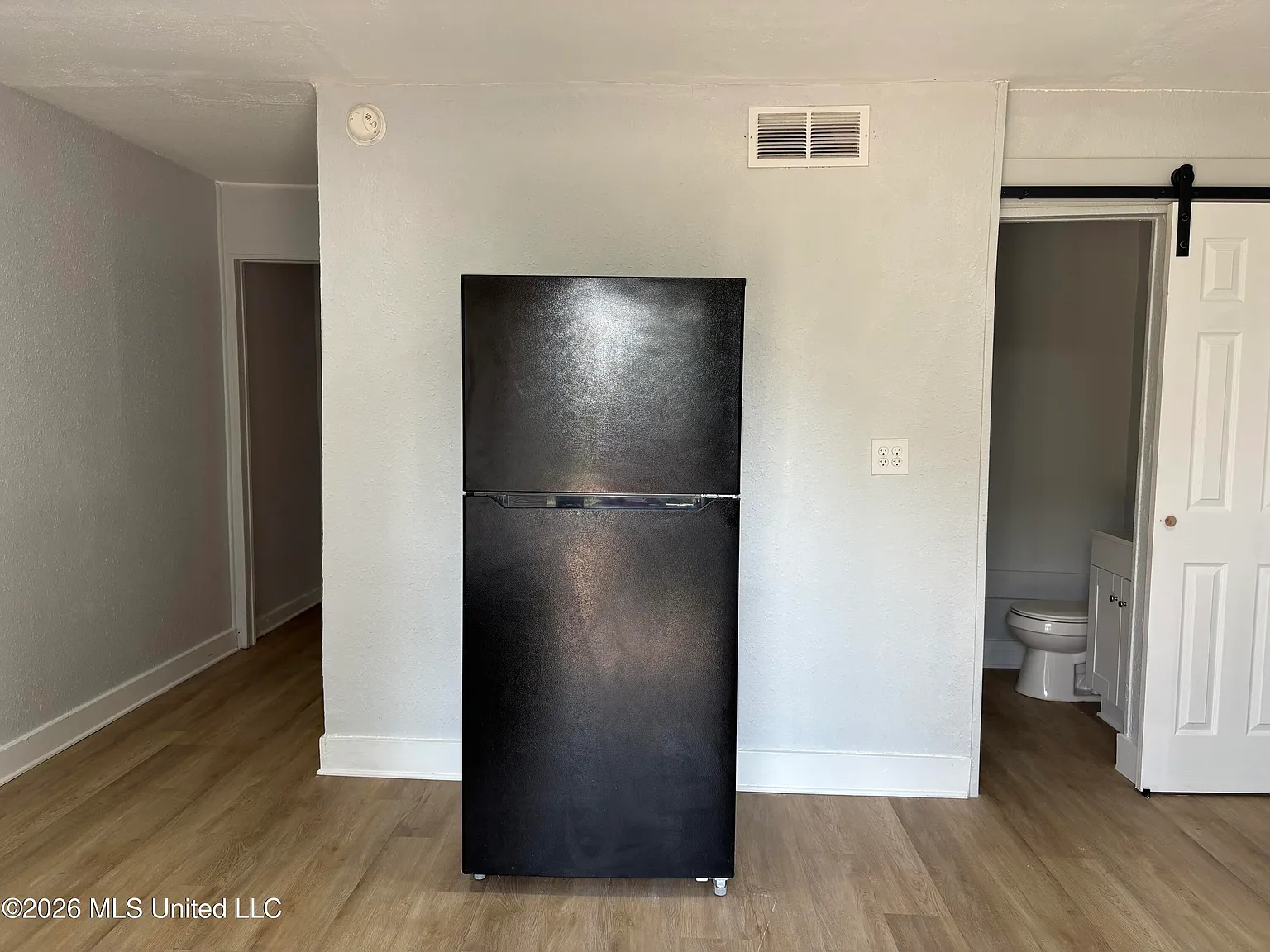511 32nd St — Photo 2