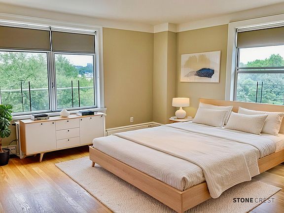 4th image of 425 Riverside Dr APT 7I