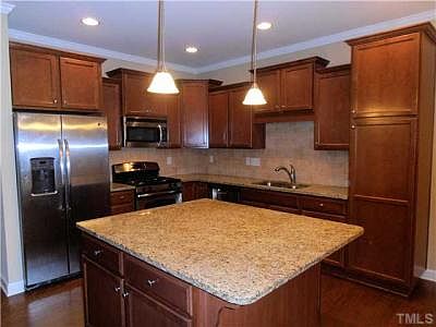 2nd image of 275 N Farm Dr