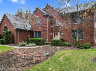 8039 Boulder Ridge Ct, Brighton, MI 48116