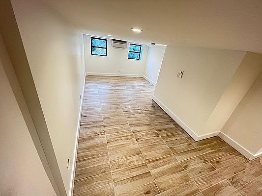 3rd image of 30 Vanderbilt Ave #1A