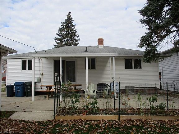 3rd image of 2541 Friar Dr