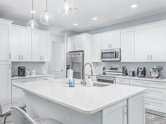 5th image of 2741 Oak Alley Drive