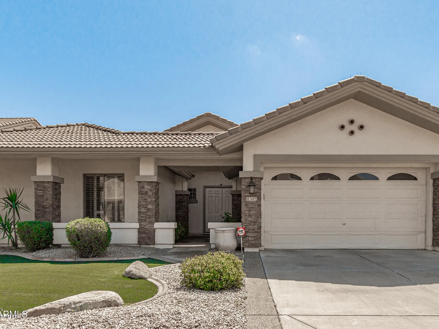 3 bed, 3.0 bath, 2909 sqft, $3,499 — Photo 1