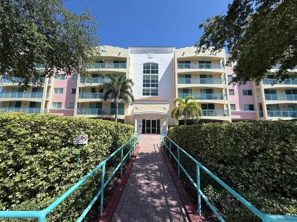 201 Golden Isles Dr APT 311, Hallandale, FL 33009