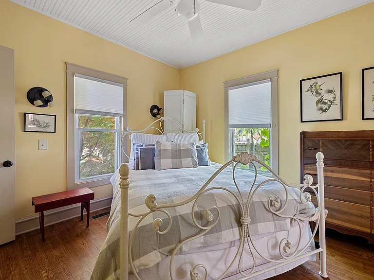 205 N Elm St — Photo 13