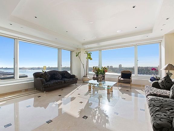 3rd image of 240 Riverside Blvd #28BC