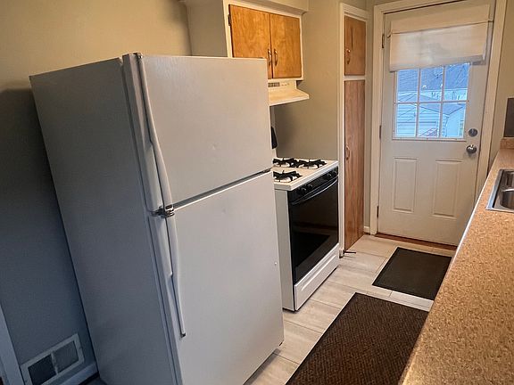 3rd image of 1502 W 7th Ave #B
