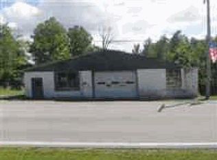 6 W Main St, Ewing, IL 62836