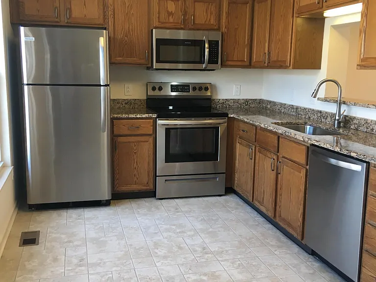 Stainless/Granite Kitchen