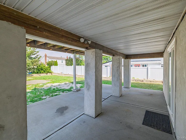 740 S Ocean Ave — Photo 12