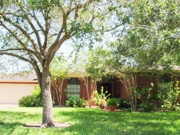 905 Hercules Dr, Bishop, TX 78343