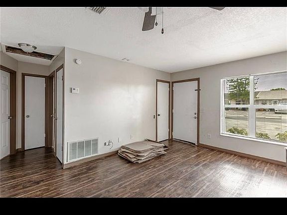 4th image of 6918 Edgefield Ln
