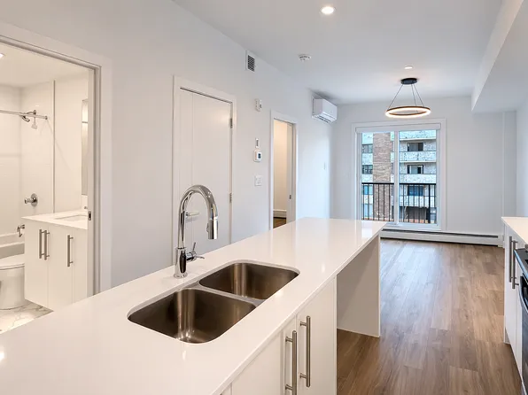 310 15th Ave SW, Calgary, AB