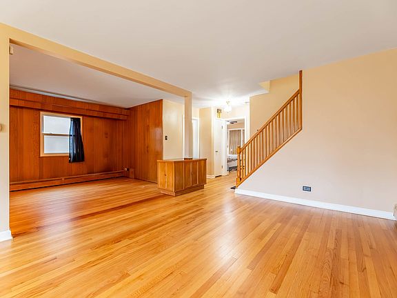 3rd image of 8614 S Prairie Ave