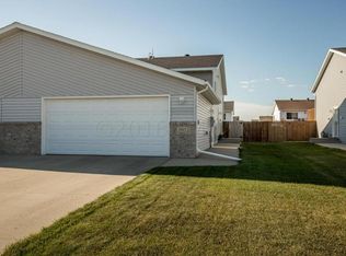 1021 41st Ave W, West Fargo, ND 58078