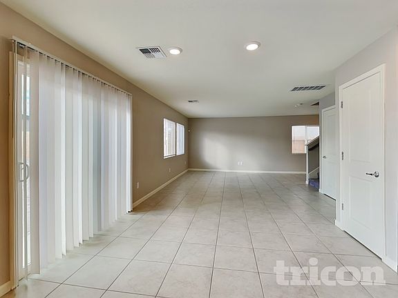3rd image of 8962 Wolf River Dr