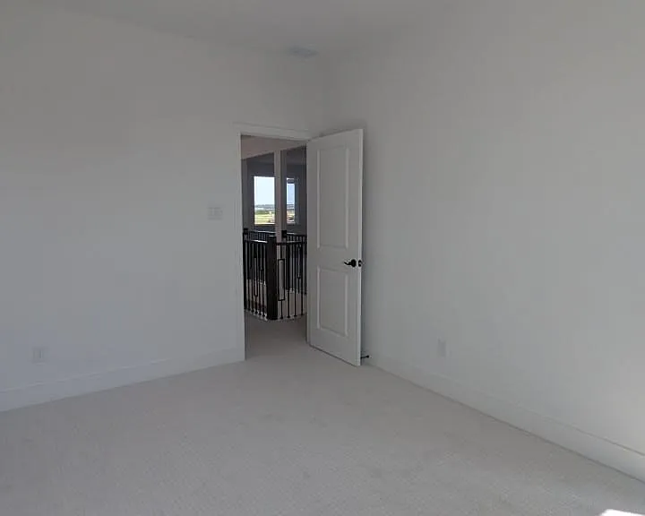 7273 Farley St — Photo 9