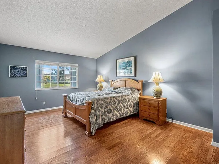 55 N Lakeshore Dr — Photo 14