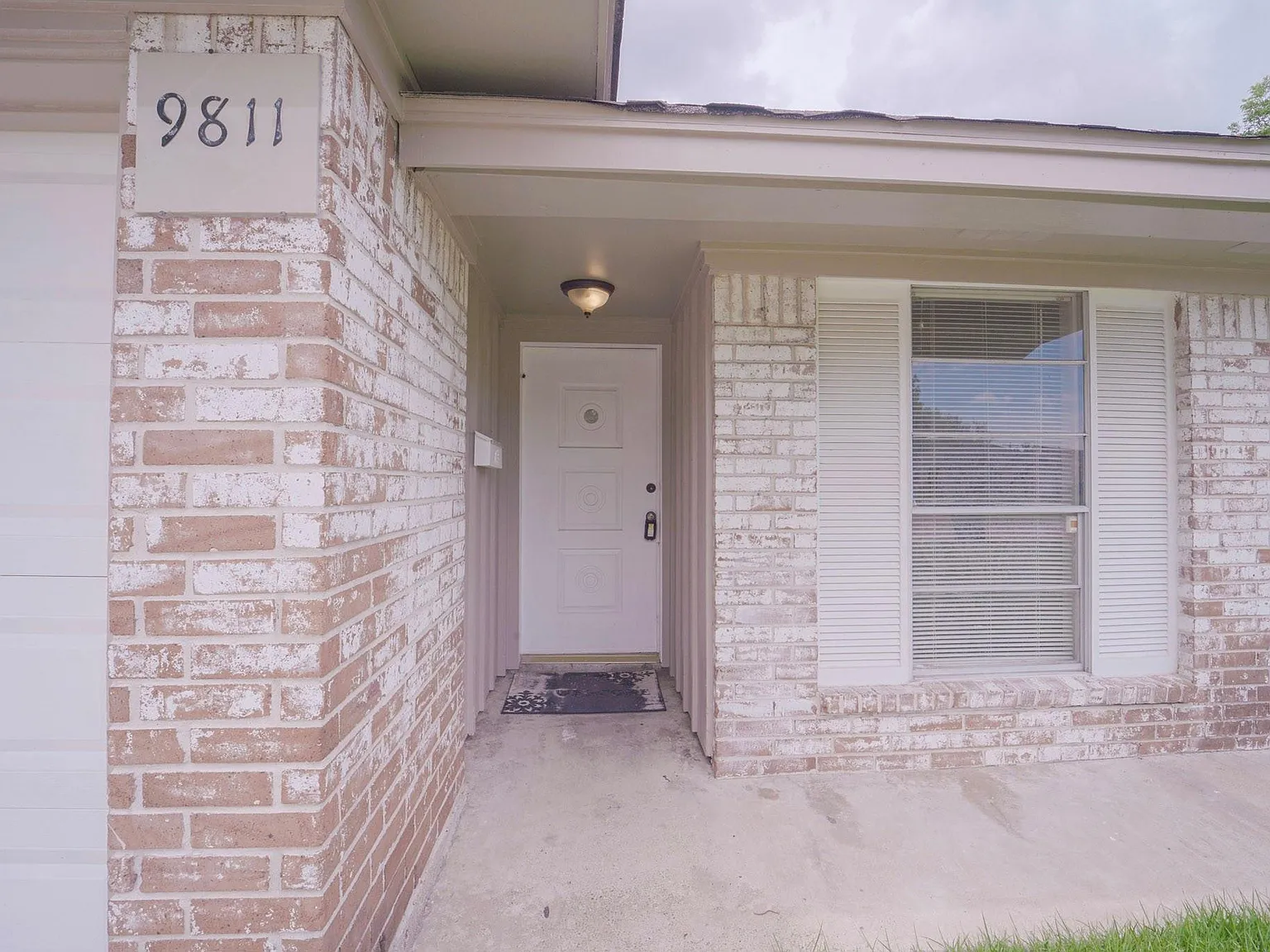 4 bed, 2.0 bath, 1524 sqft, $1,900 — Photo 4