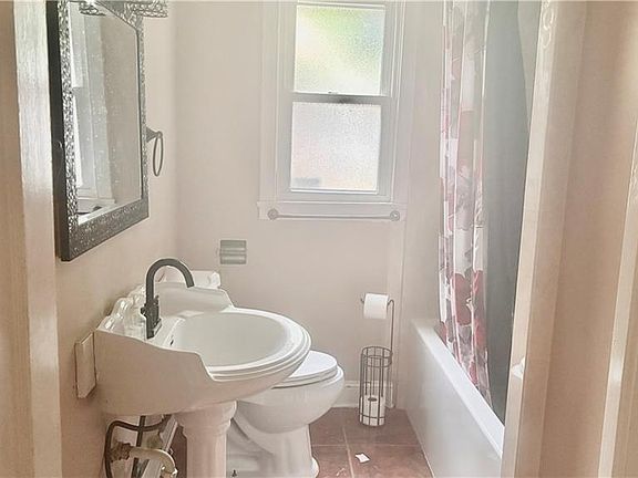 4th image of 1817 Shirley Dr