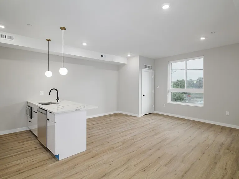 1726 N 22nd St #4 — Photo 4
