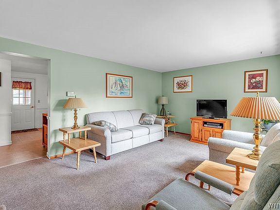 3rd image of 92 French Lea Rd
