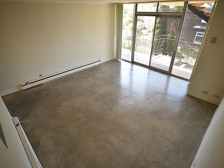 2525 Stuart St — Photo 3