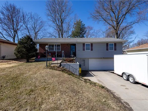 1806 Lion Rd, Saint Joseph, MO 64506