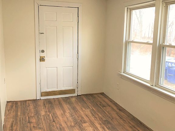 4th image of 300 Sylvan Ave Floor 1