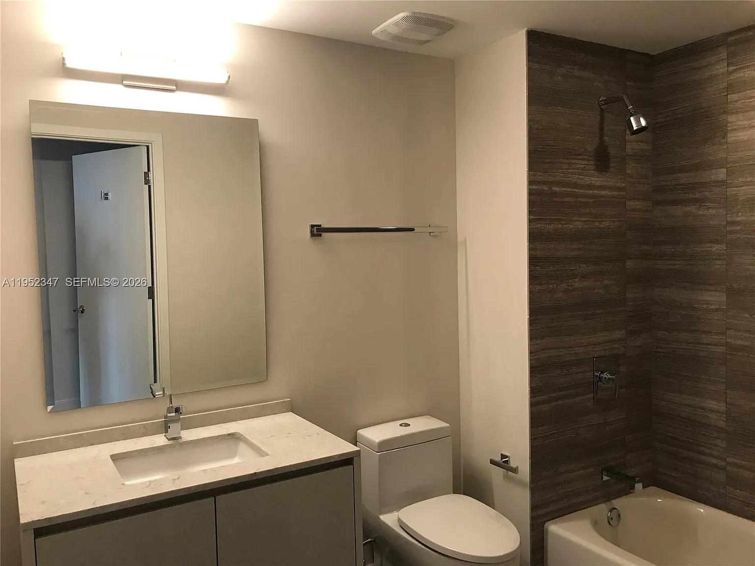 1010 Brickell — Photo 3