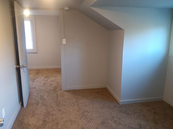 4th image of 13911 Tuller St
