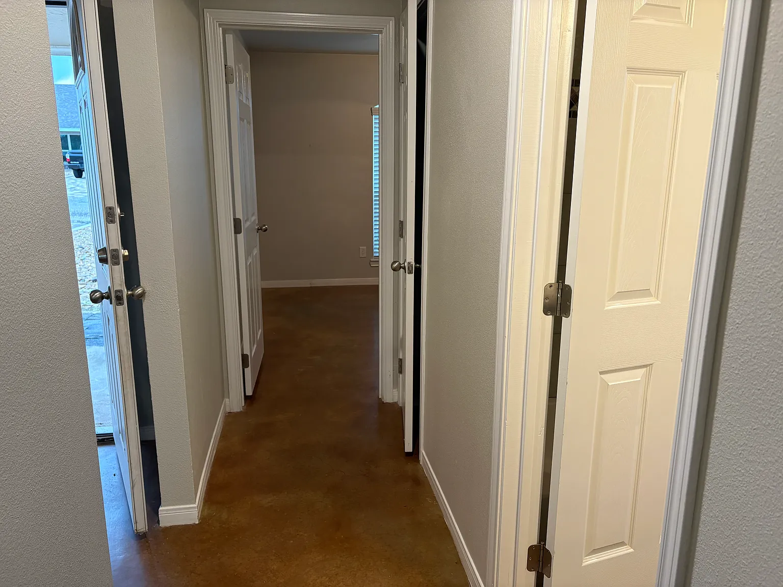 3 bed, 3460 sqft, $1,800 — Photo 3