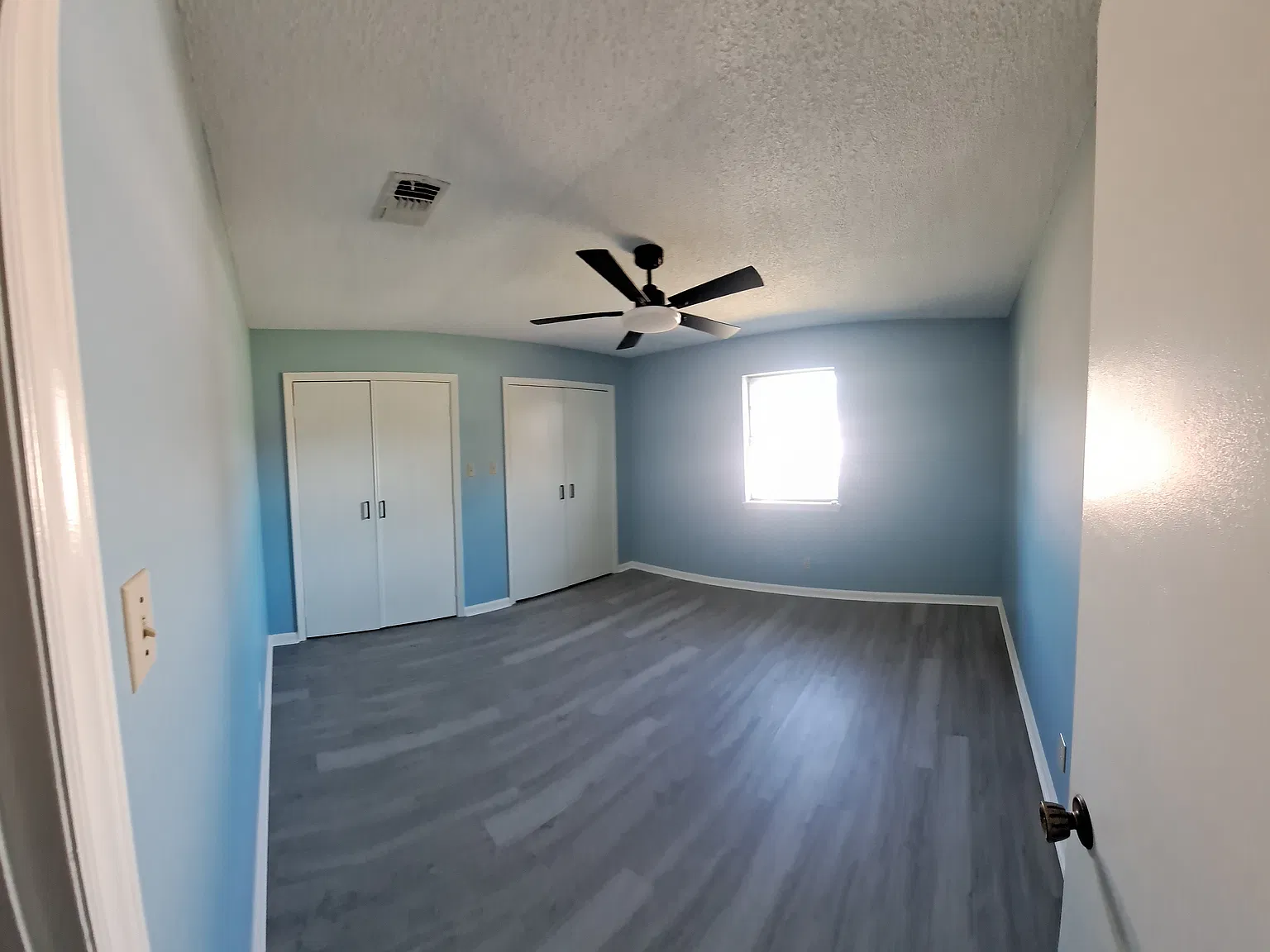 4 bed, 1951 sqft, $2,000 — Photo 2