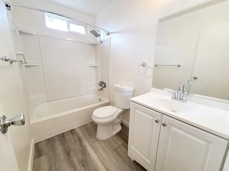 206 N Myers St #C — Photo 17