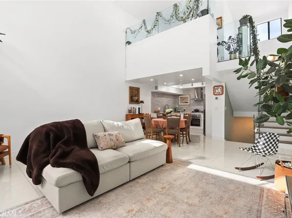 10926 Bluffside Dr Unit 30, Studio City, CA 91604