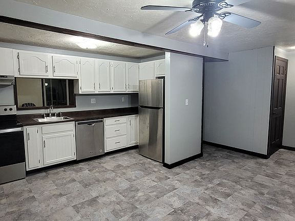 Kitchen / Dining room.