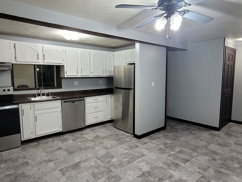 Kitchen / Dining room.