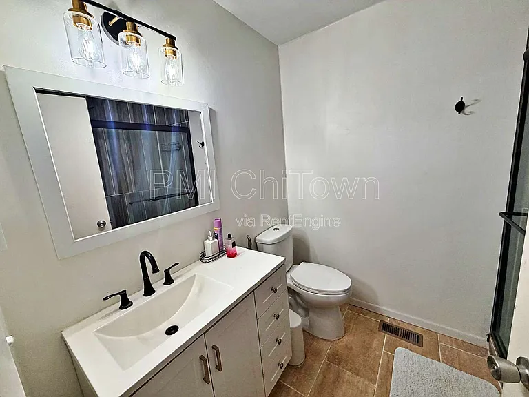 800 W Beechtree Ln — Photo 22