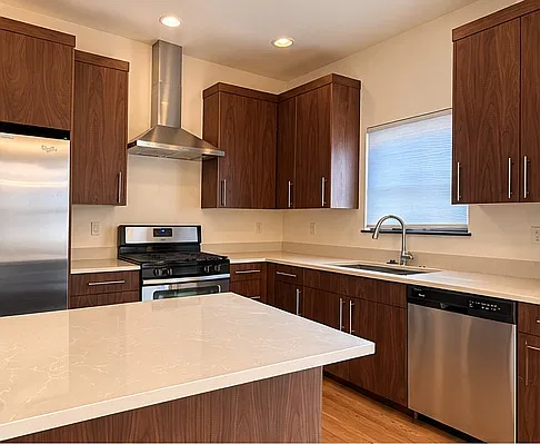 2 bed, 2.5 bath, 1562 sqft, $4,875 — Photo 2