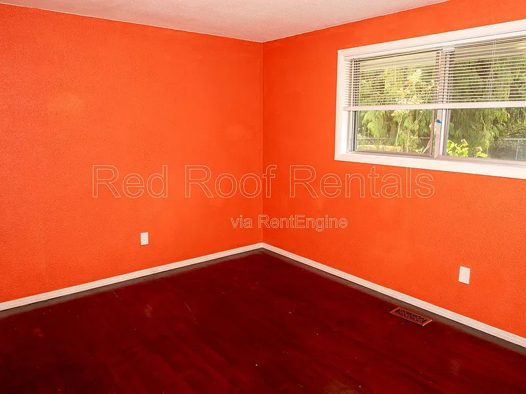 502 138th St E — Photo 31