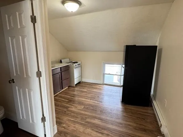 306-308 4th St #4S, Fall River, MA 02721
