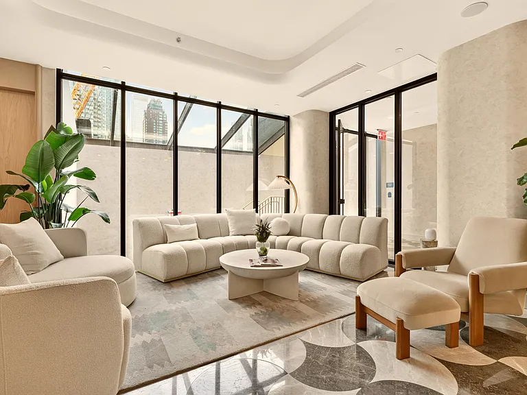 400 W 38th St #5GN — Photo 38