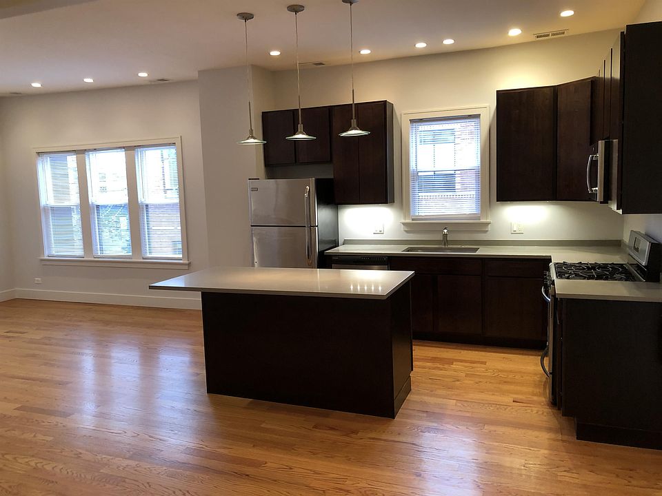 1st image of 2417 N Clybourn Ave