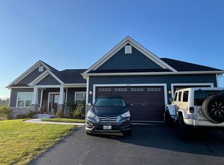 906 S Carly Cir, Yorkville, IL 60560