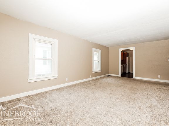5th image of 2973 Berkley St
