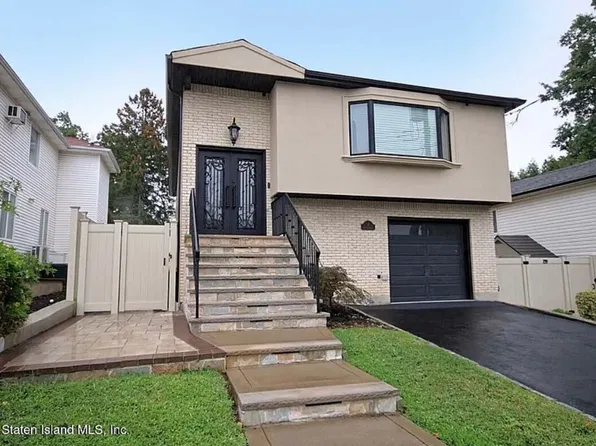 17 Holcomb Ave, Staten Island, NY 10312