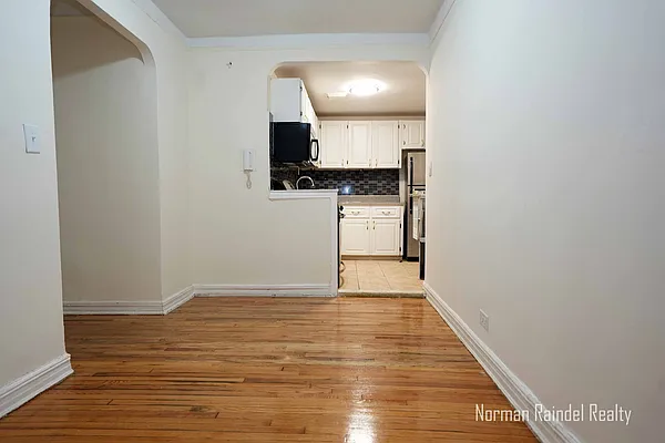 Rented by Norman Raindel, LREB | media 26