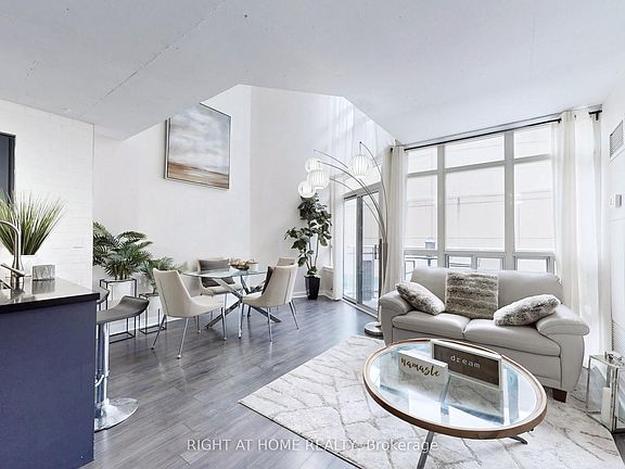 5th image of 255 Richmond St E Unit 401