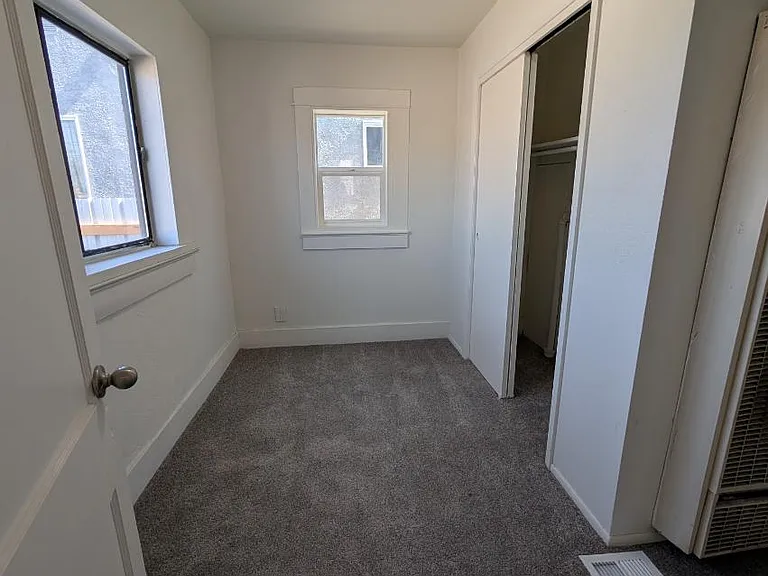1219 Edith Blvd SE — Photo 14